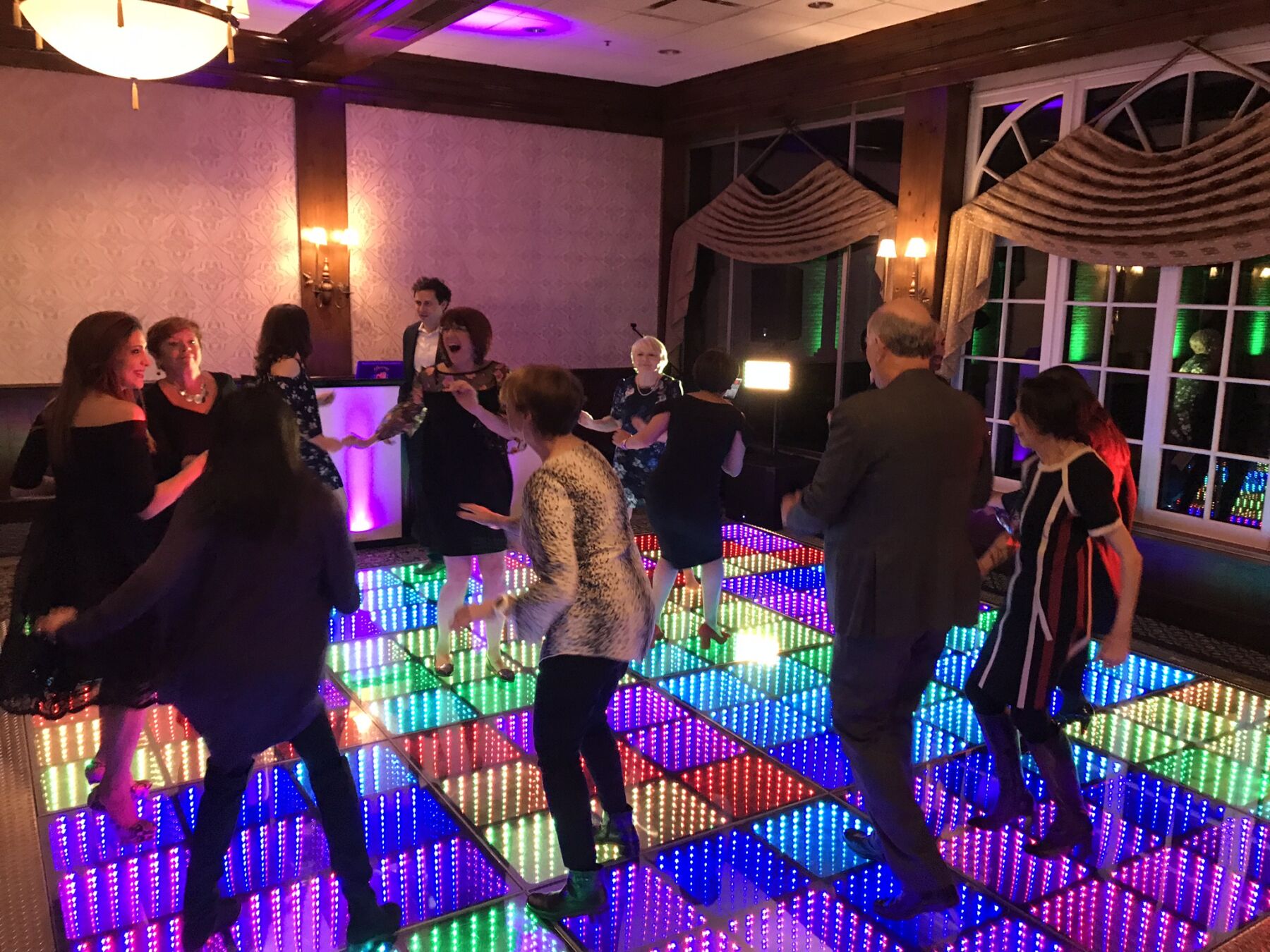 Dance Floor Bilingual Wedding Dj